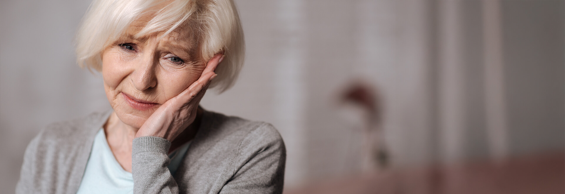 woman with mouth pain